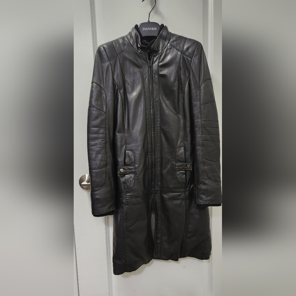 Danier Leather, real leather Winter Jacket full length. BLK color, XS.